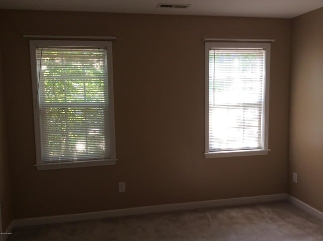 Building Photo - 114 Brody Ln