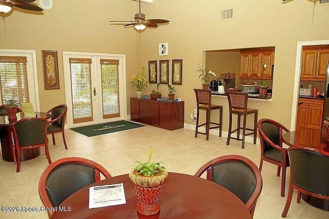 Building Photo - 7667 N Wickham Rd