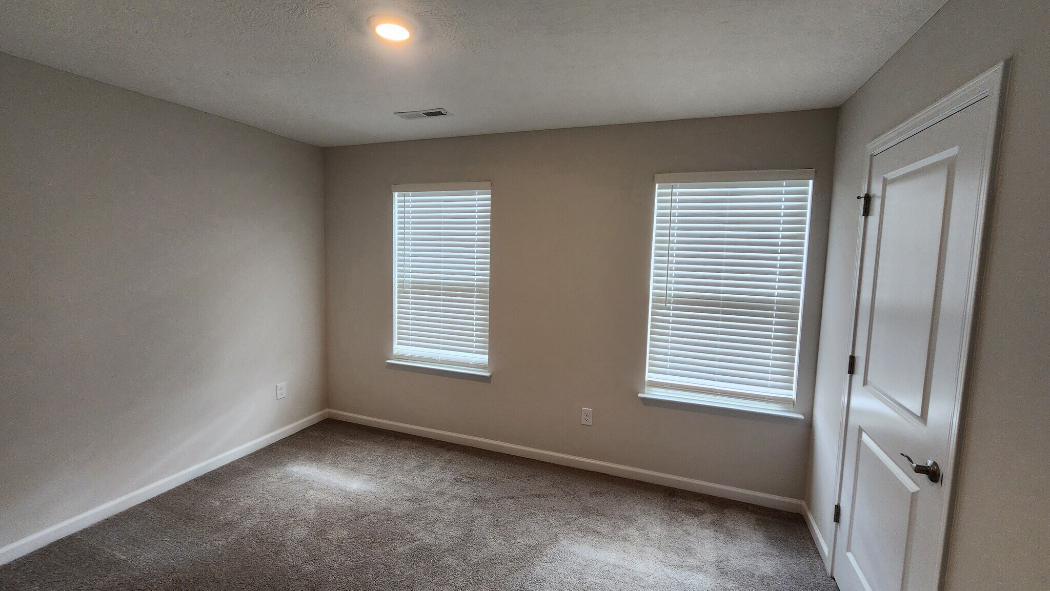 Building Photo - 61 Snapdragon Dr