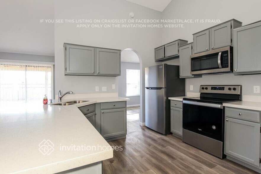 Building Photo - 4501 N 106th Dr