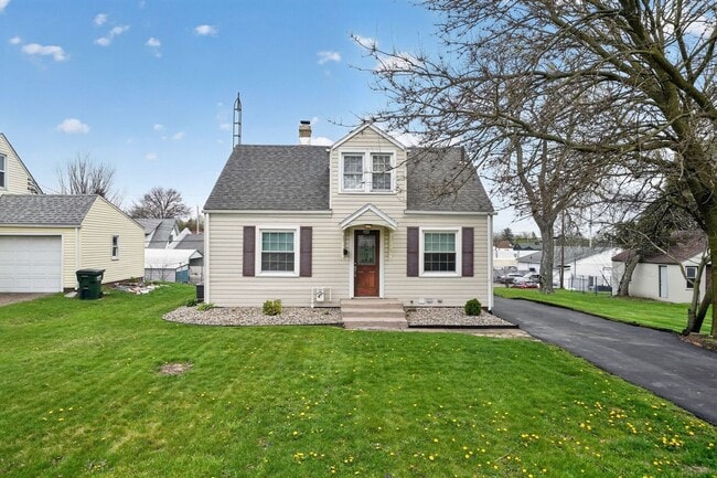 Building Photo - 1133 Milford St NE