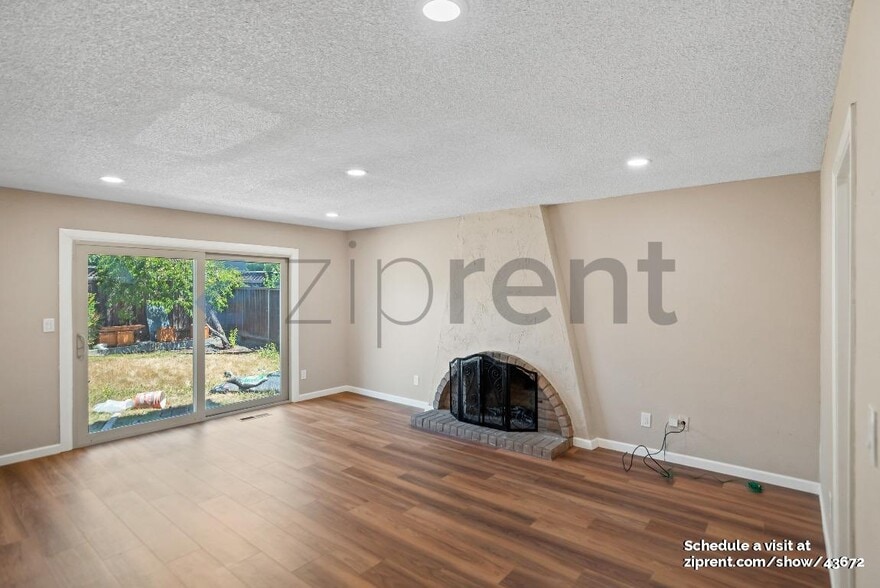 Building Photo - 123 Midwick Dr