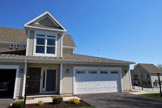 Building Photo - 713 Lois Ln