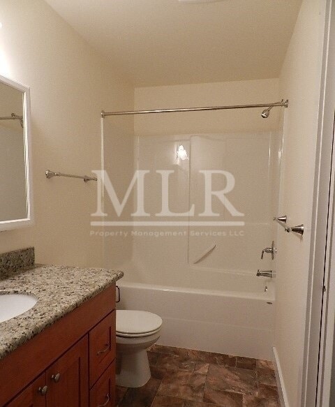 Building Photo - Cirque Dr W 8013-