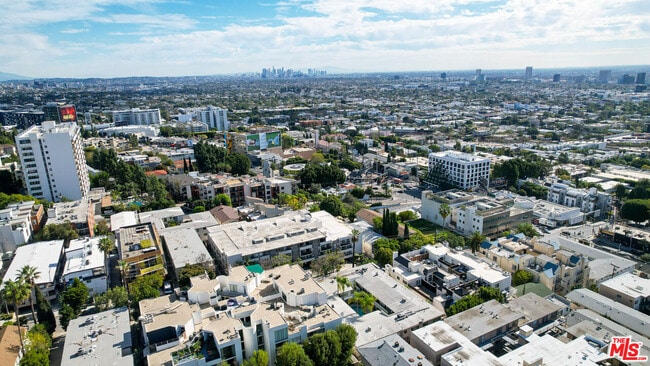 Building Photo - 1145 Larrabee St