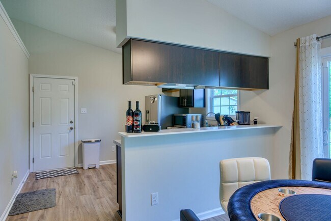 Building Photo - 600 Calabash Dr
