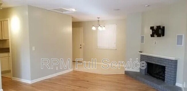 Building Photo - 5000 McMurray Ct