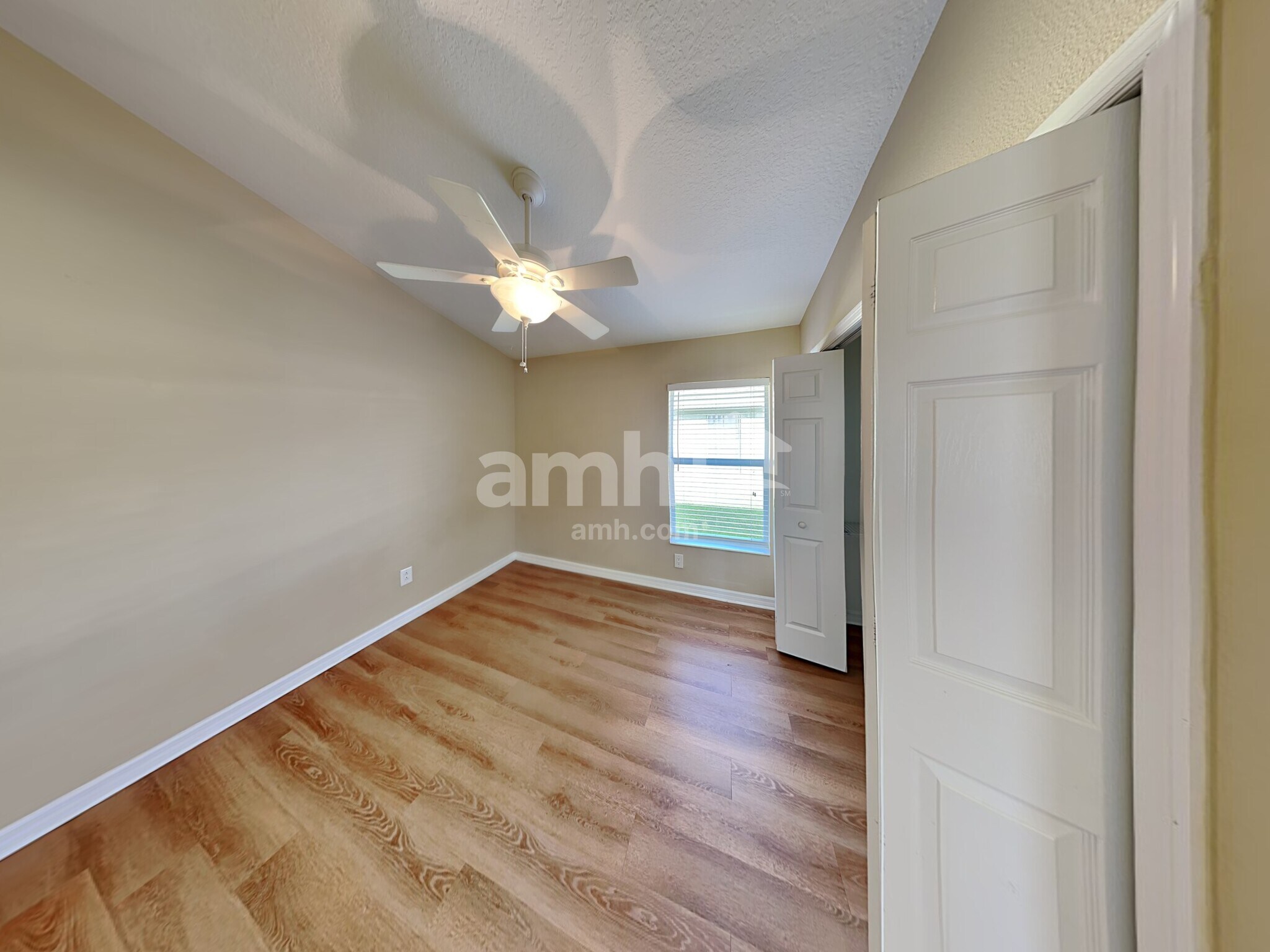 Building Photo - 7206 54th Ter E