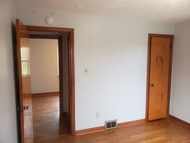 Building Photo - 215 Cheston St