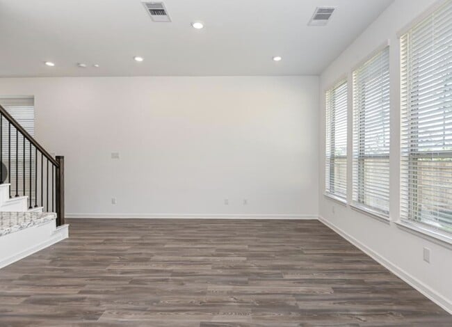 Building Photo - 530 Dry Fork Ln