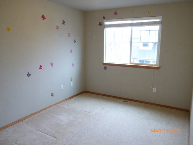 Building Photo - Beautiful 4 Bed 2.5 Bath Home in Mill Creek