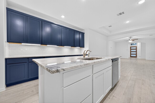 Building Photo - 27228 Mockingbird Ter Ln