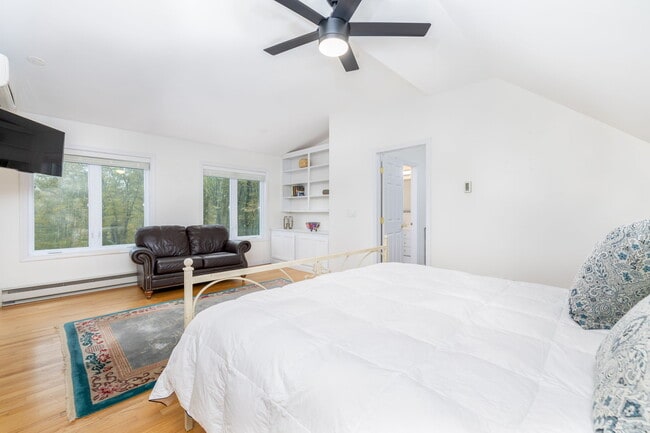 Building Photo - 235 White Deer Rocks Rd