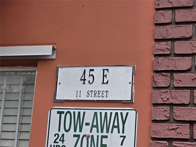 Building Photo - 45 E 11th St