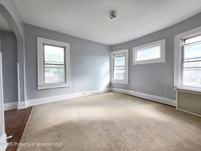 Building Photo - 542 Colfax Ave