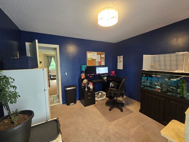 Building Photo - Country Charm Meets City Convenience – You...