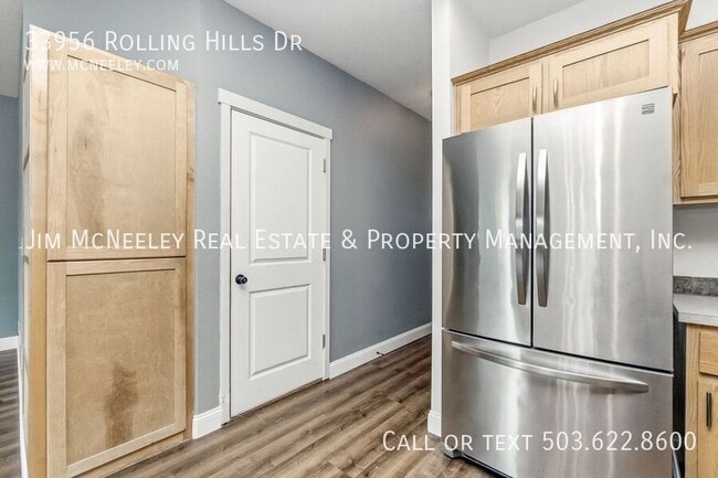 Building Photo - 33956 Rolling Hills Dr
