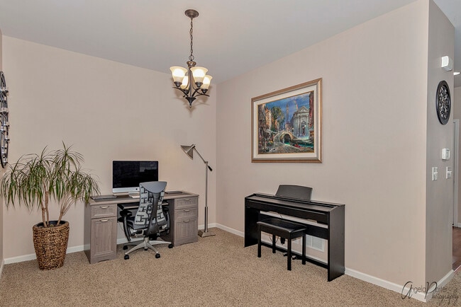 Building Photo - 9870 Williams Dr