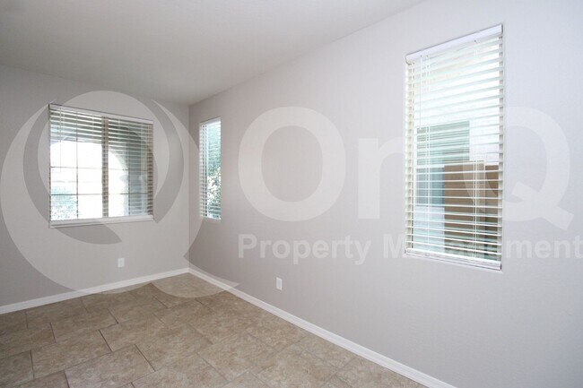 Building Photo - 13153 W Lariat Ln