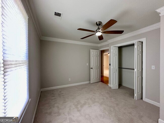 Building Photo - 3363 Somerset Trace