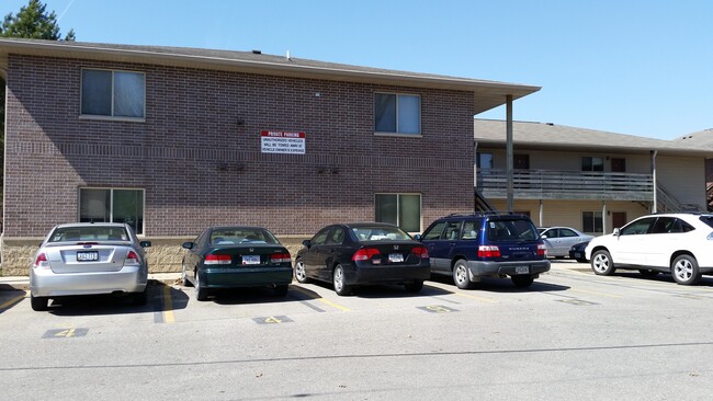 Off-Street Parking - 2322 College St