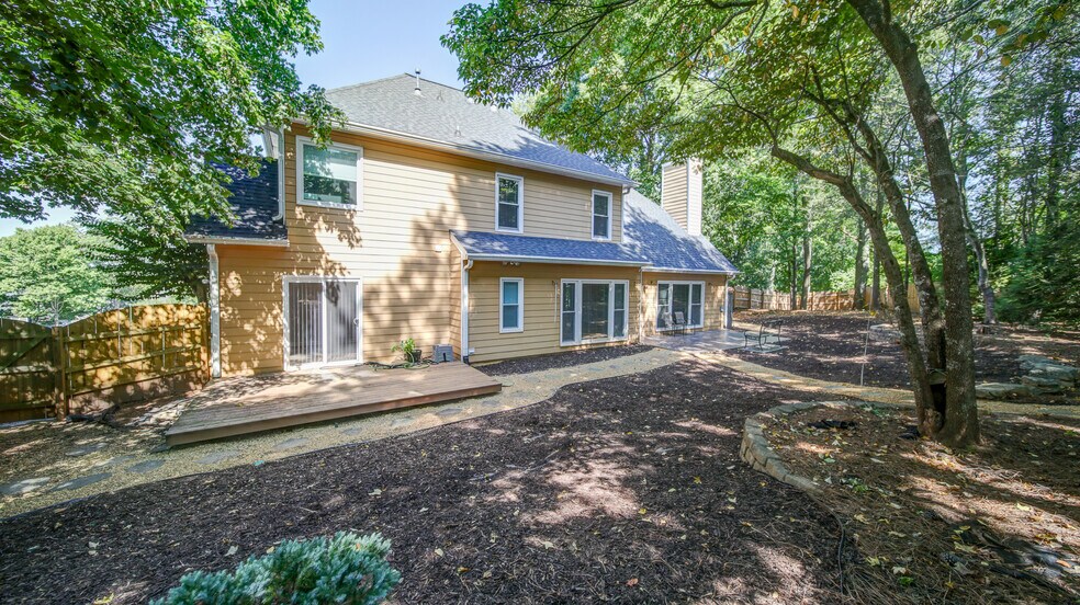 Building Photo - 680 Evening Pine Ln