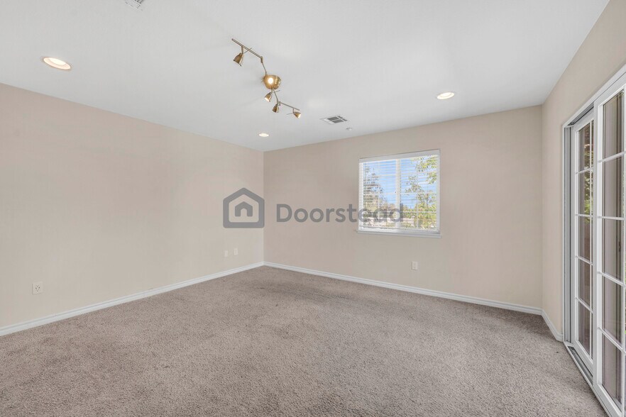 Building Photo - 1200 E Highland Ave