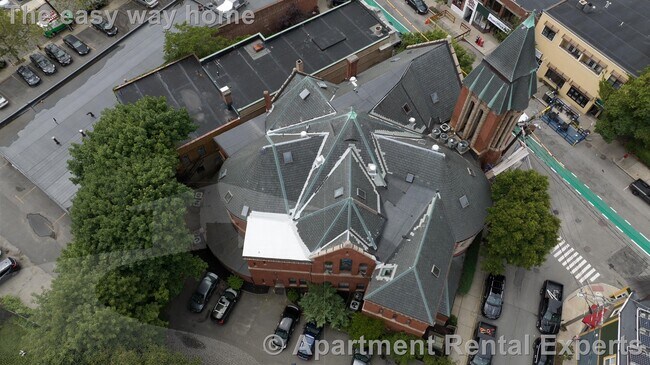 Building Photo - 17 Bow St