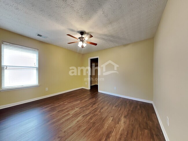 Building Photo - 889 Bramble Way