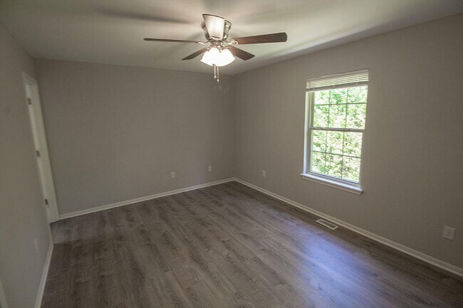 Building Photo - 1425 Greensboro Dr