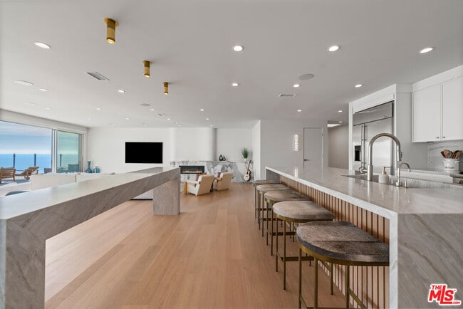 Building Photo - 18254 Coastline Dr