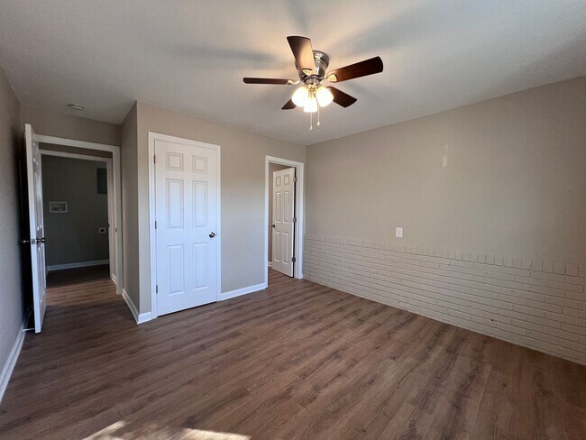 Building Photo - 3 Bedroom 2 bath home in downtown Port Wentworth