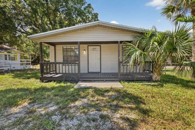 Primary Photo - 1584 Selma Ave