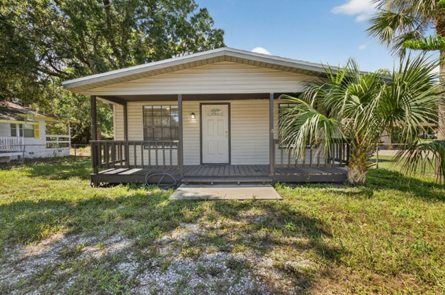 Building Photo - 1584 Selma Ave