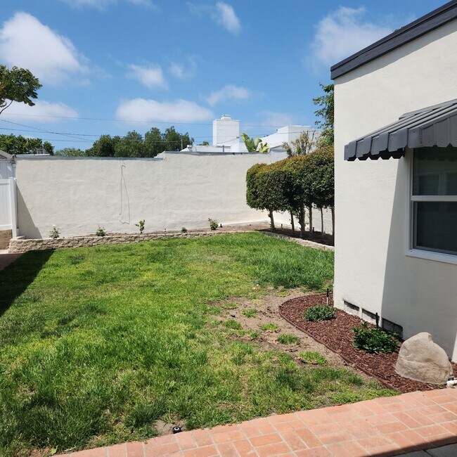 Building Photo - Charming Morley Field 3 bed 2 bath Home, p...