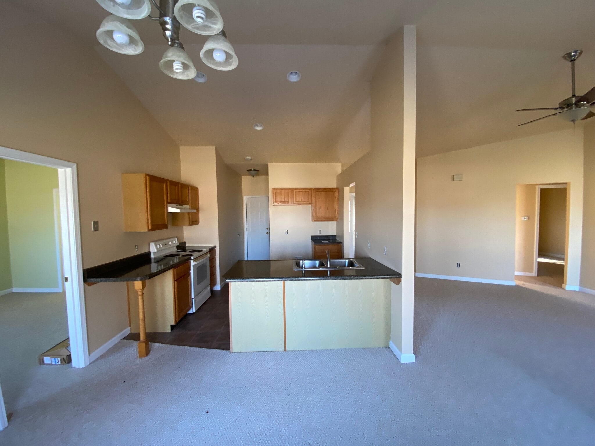 Building Photo - 753 Forest Green Dr