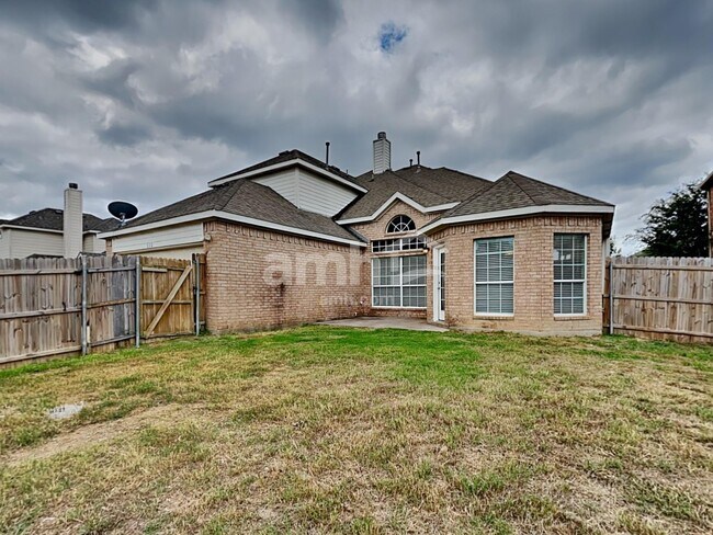 Building Photo - 222 Paradise Way