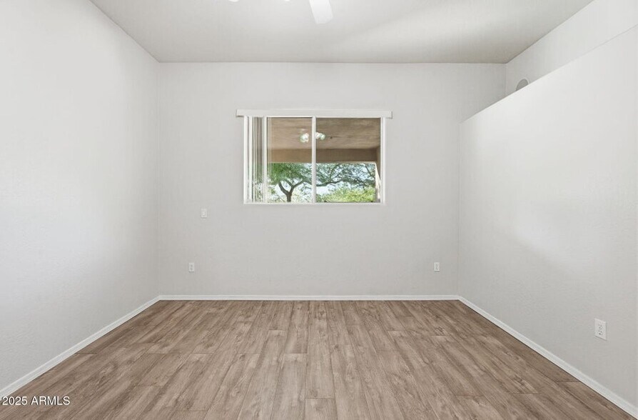 Building Photo - 1747 E Northern Ave