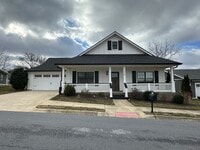 Building Photo - 3 Bedroom / 2 Bath  Johnson City TN