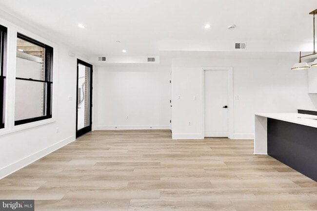 Building Photo - 4411 1/2 Illinois Ave NW Unit UNIT B