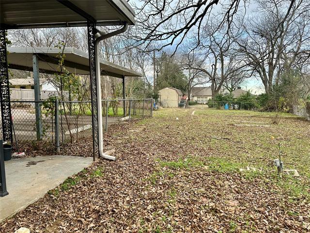 Building Photo - 211 Country Club Rd