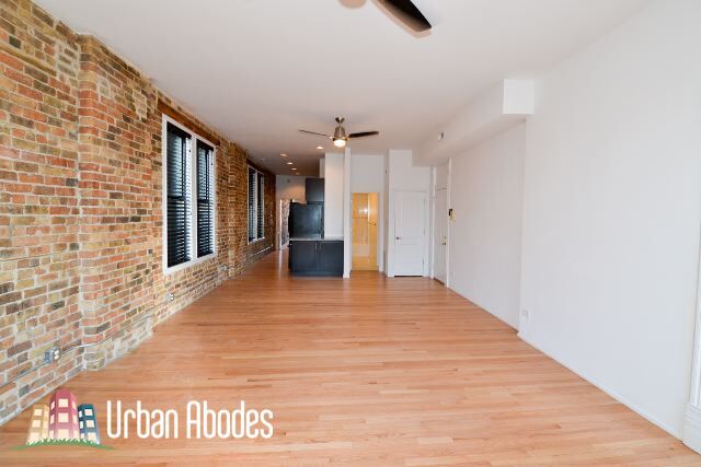 Building Photo - 2129 N Southport Ave