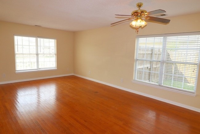 Building Photo - Weatherstone