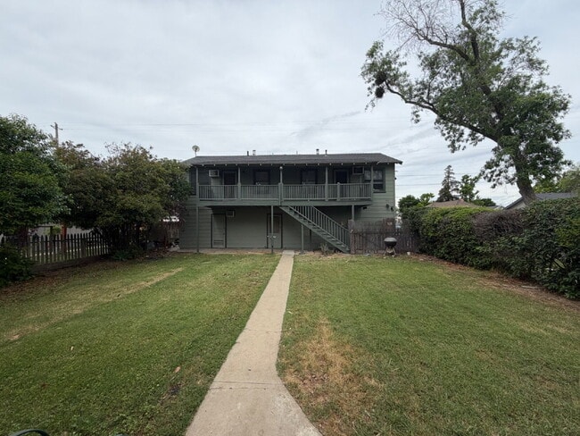 Building Photo - 1821 H St