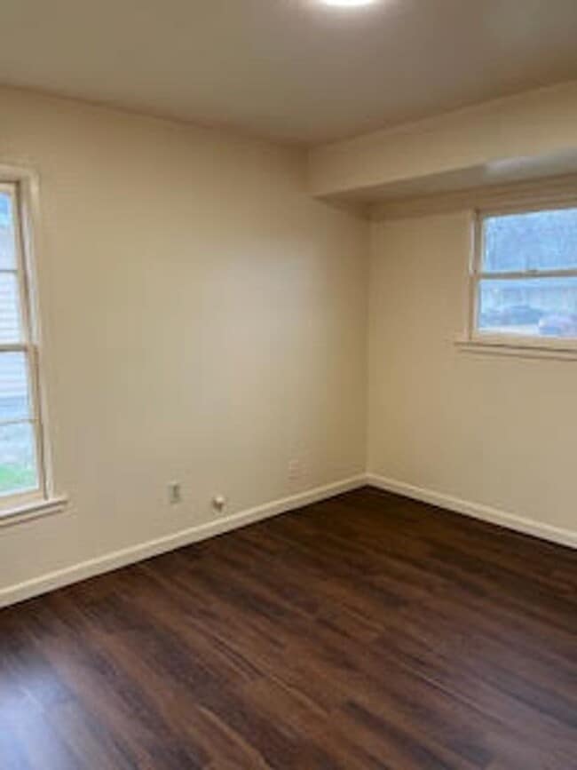 Building Photo - Ready for New Tenants- 3 Bedroom, 1.5 Bath in North Riverside- FWISD- 76111