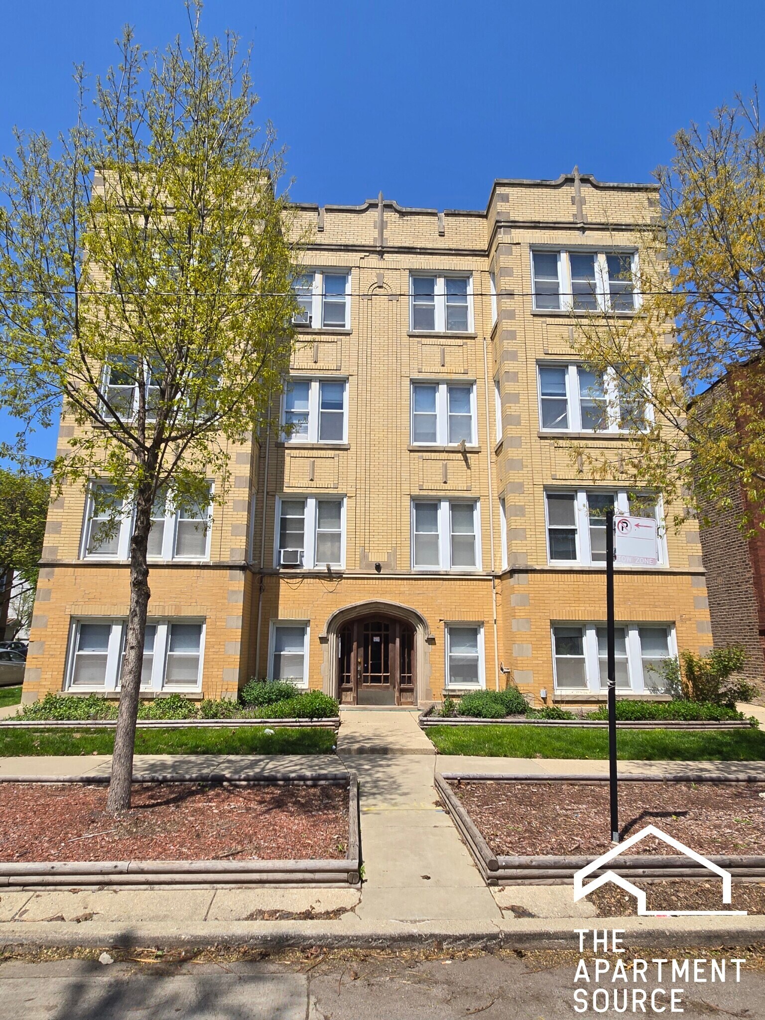 Building Photo - 2474 W Pensacola Ave