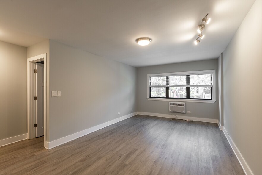 Building Photo - 1437 N Dearborn St