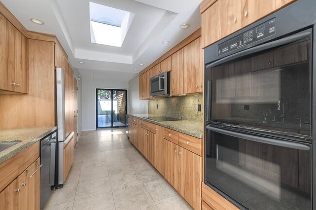 Building Photo - 2239 Del Mar Scenic Pkwy