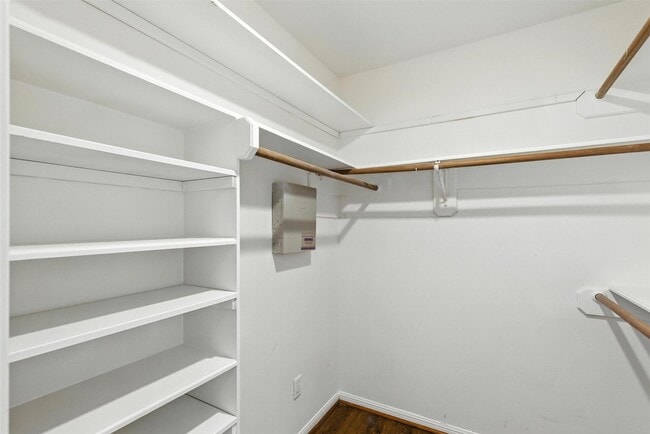 Building Photo - 5307 Oak Falls Dr