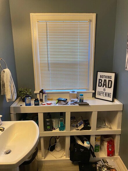 Building Photo - 5836 Euclid Ave